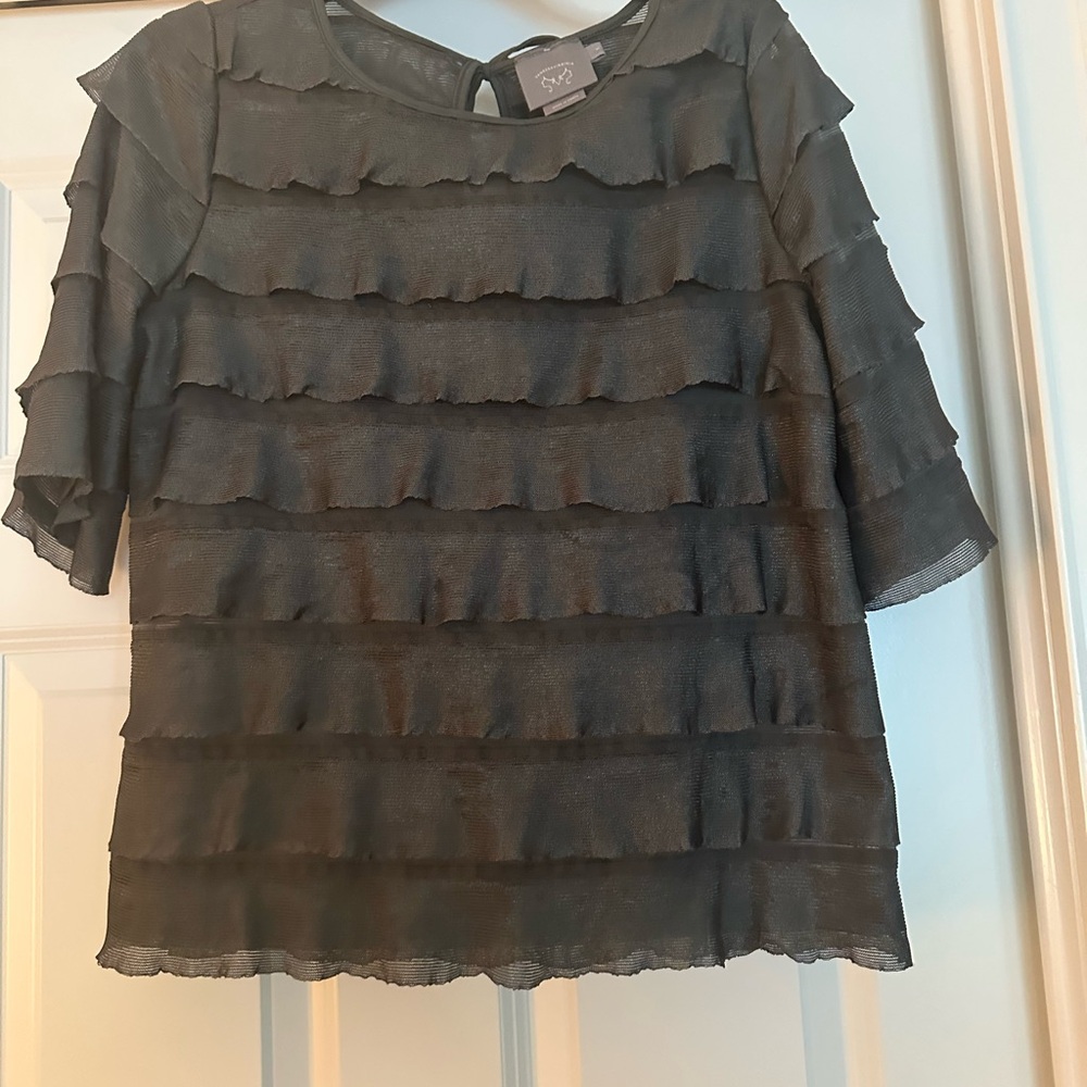 Chic Moss Green Ruffled Blouse with Short Sleeves